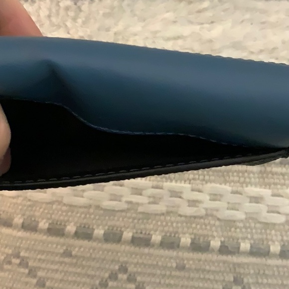 Michael Kors NWT Cooper CornFlower
Signature Logo Folding Card Case - Picture 8 of 10